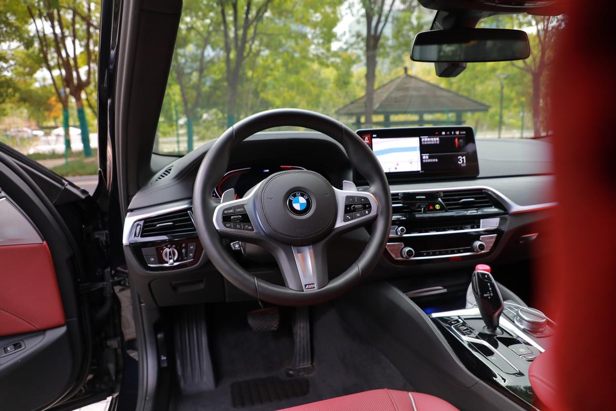 宝马530脚垫全包好还是半包好,宝马530用什么脚垫