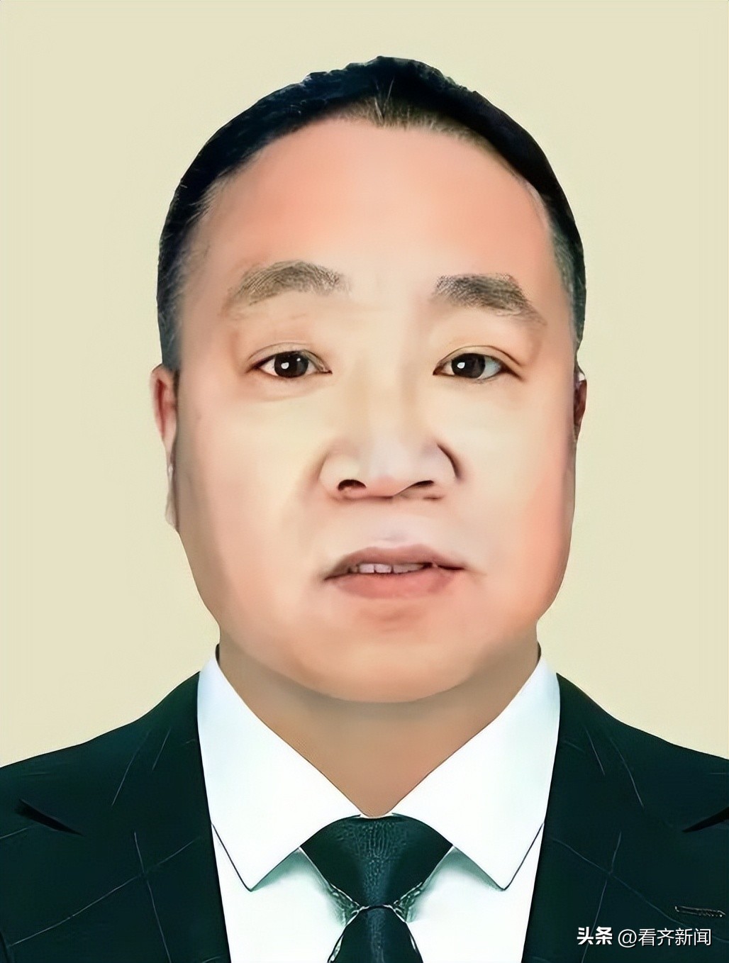 榻愰綈鍝堝皵琛℃按绉佺珛楂樹腑,榻愰綈鍝堝皵琛℃按楂樹腑