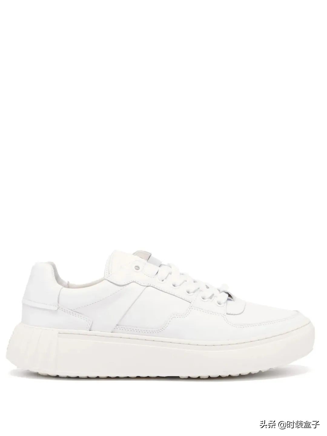 小白鞋是这几年的必备时尚单品,小白鞋时尚鞋