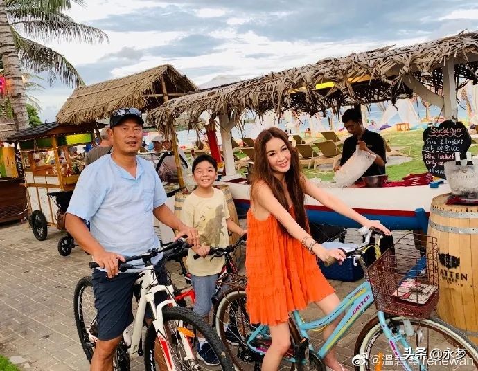 美女遗传基因很重,一代美女