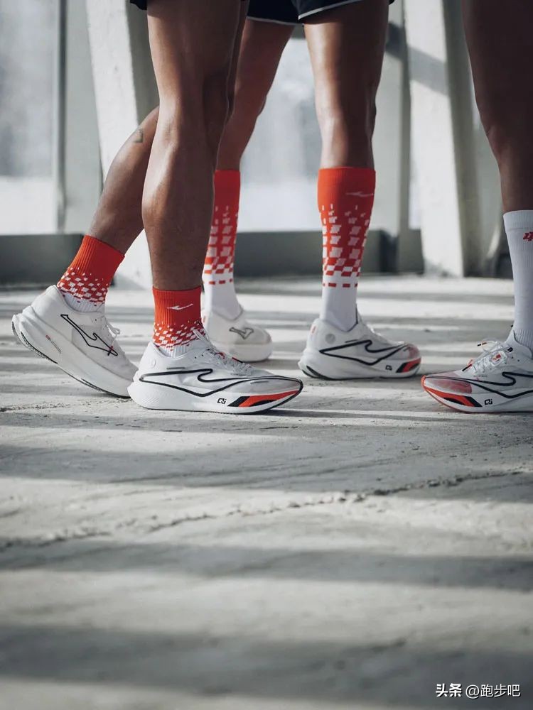 鸿星尔克芷境2.0颜值,鸿星尔克芷境1.0跑鞋横评