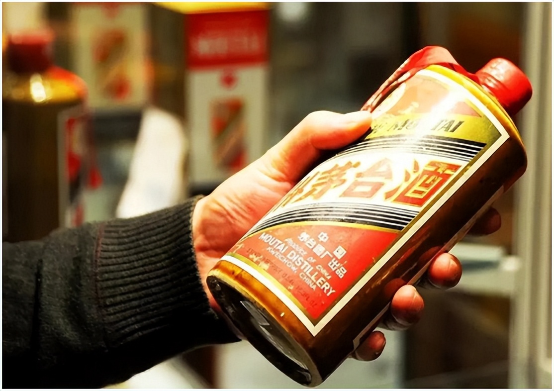 43度飞天茅台和53度迎宾哪个好喝,飞天茅台43度和五粮液53度哪个好