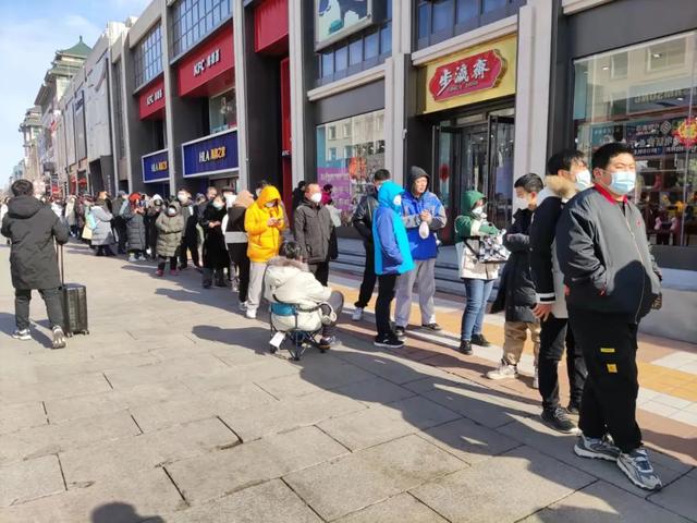 冰墩墩爆红冬奥赛场 (冰墩墩能否在冬奥之后持续热度)