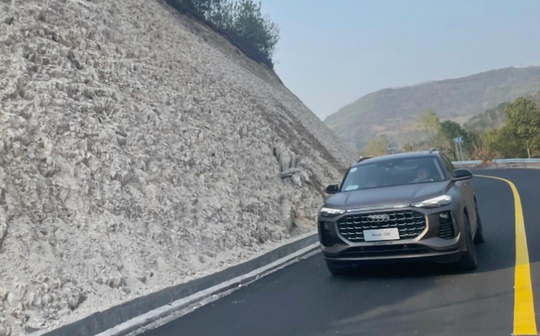 奥迪q6etron,试驾q6奥迪