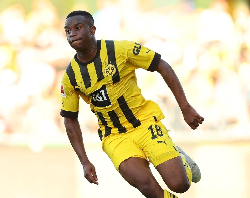 马伦多特蒙德2分钟2球,多特蒙德马伦反击