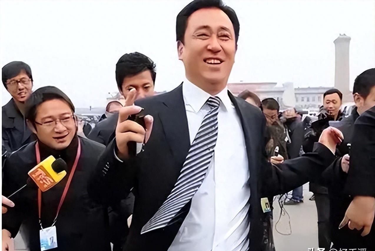 许家印1996年年薪3000元,许家印的控梯队伍是什么意思