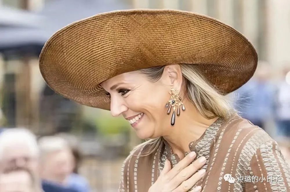 一对耳环价值36万,一对耳环一百万