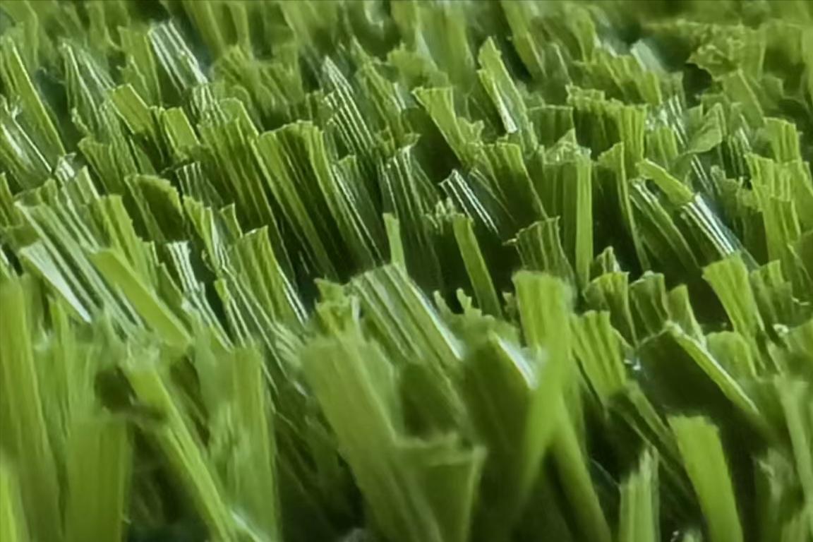 软人造草坪与硬人造草坪的区别,人造仿真草坪垫子户外塑料草坪