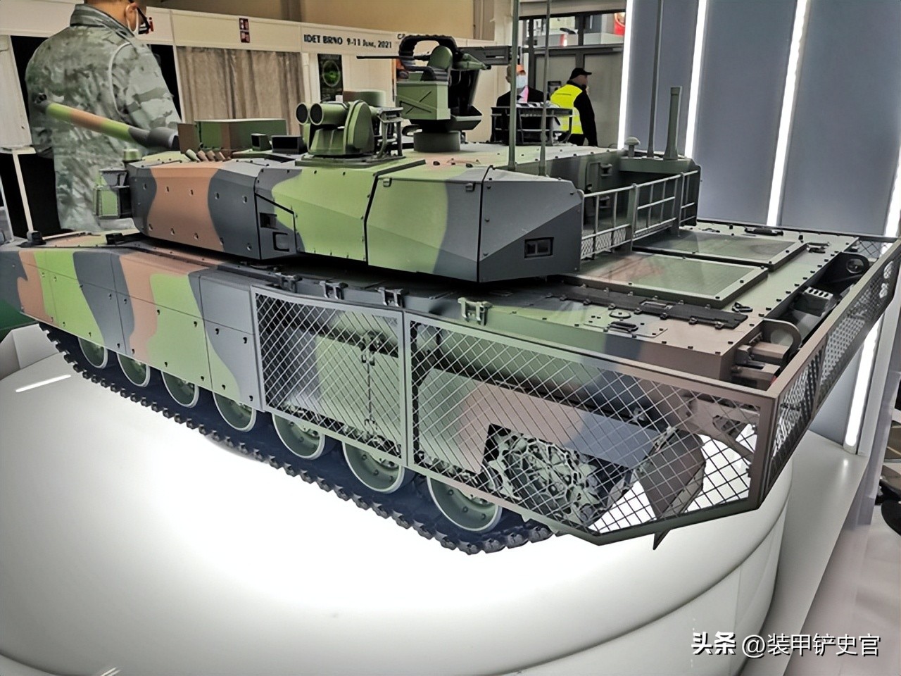 波兰变身狗大户豪购百亿*火军**,有钱任性为啥看中韩国坦克?