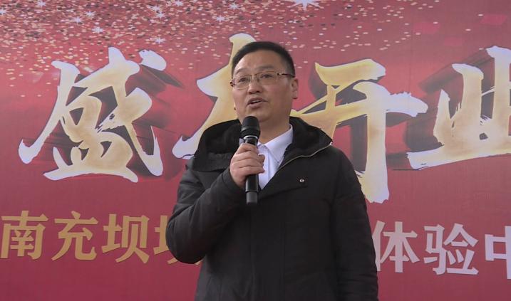 花篮摆了半条街！南充嘉陵的龙蟠竟然办起一个“宴会中心”了！