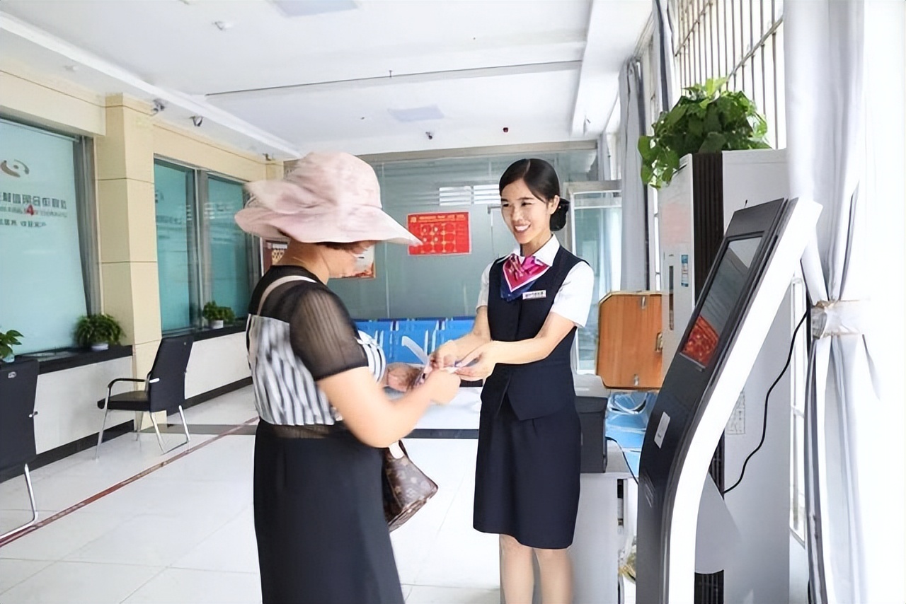 办理银行卡时要不要开通短信通知,银行卡有必要开通短信通知业务吗