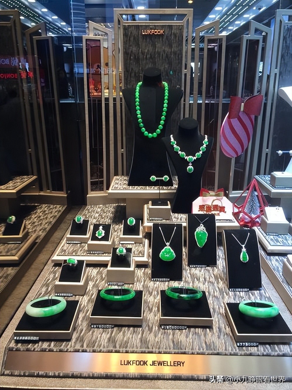 云南旅游一女的买石头,云南旅游必买石头