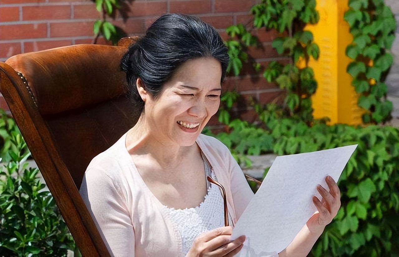 绝经后倒开花啥意思,绝经一年又来是癌症吗