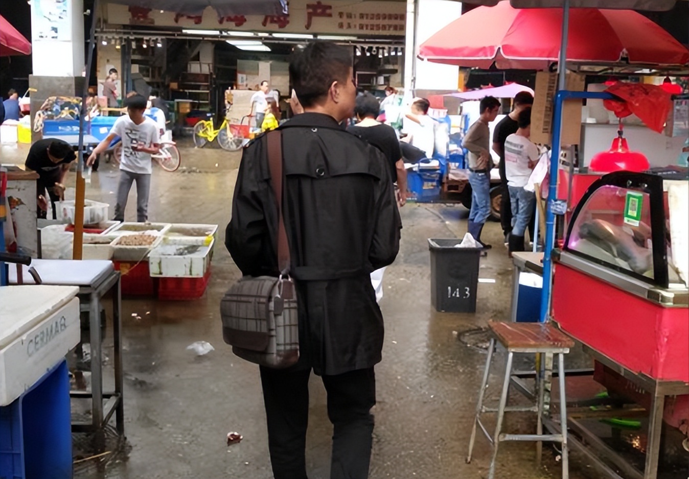 17岁亲生儿子被同学杀害后续,17岁儿子被同学杀害追凶17年