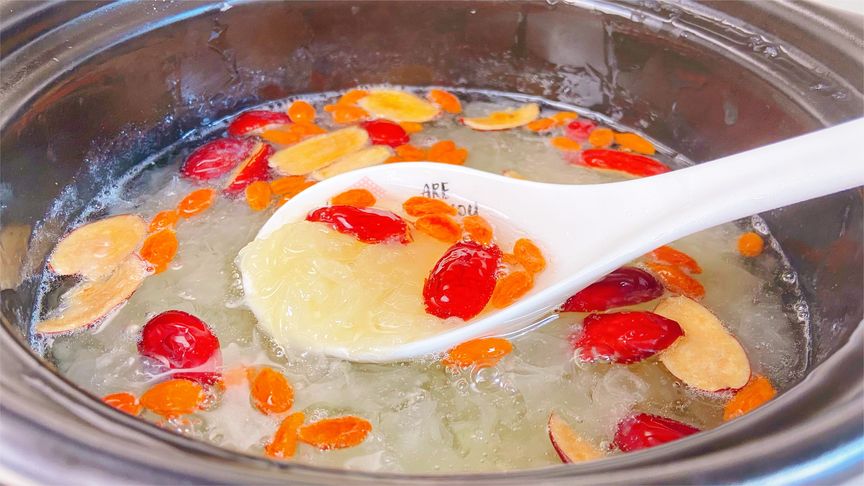 建议女性，多吃这4种“胶原蛋白”食物，改善皮肤松弛，紧致健康