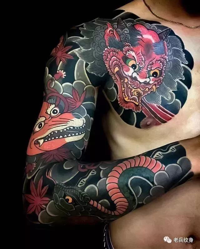 花臂纹身彩臂,花臂一次性纹好还是分次纹好