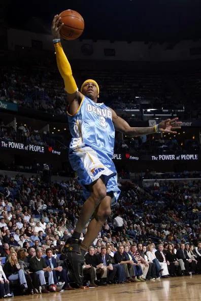 钟小艾的一生简介,阿伦艾弗森纹身视频