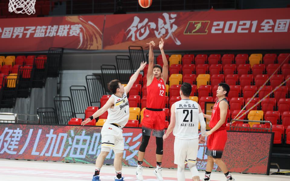 降级、输球、核心离队，*疆新**4支职业球队的2021年