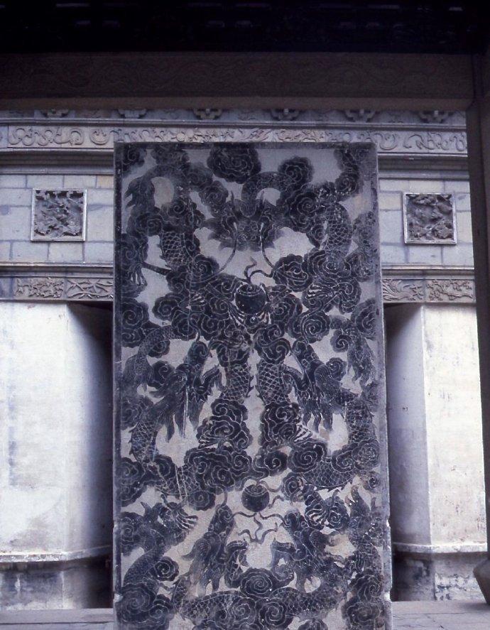 德军屠杀犹太女人的真实影像,纳粹集中营屠杀女性暴行案