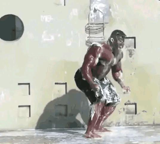 女生在公共场合故意让你难堪,现在的女生一点自知之明都没有