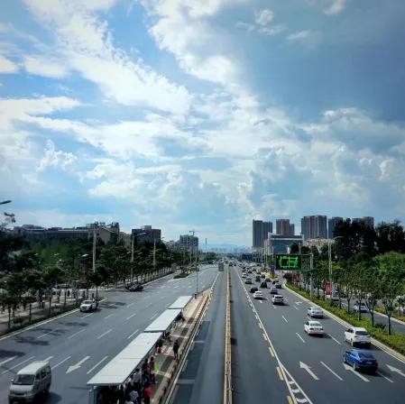 昆明有人文，但似乎不太相信工作