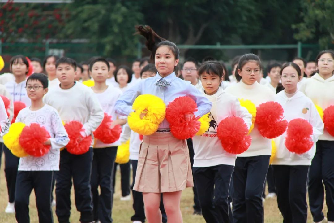 师徒结对薪火传，魔棒点火显智慧！华西中*运学**动会开幕式，燃了