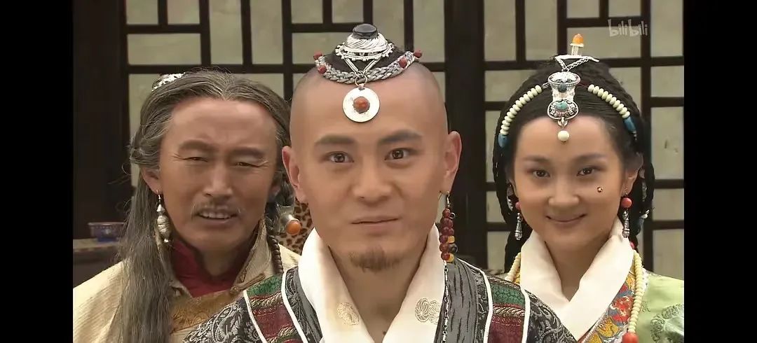 人最顶级的聪明是坚持做一个傻子,尘埃落定的人