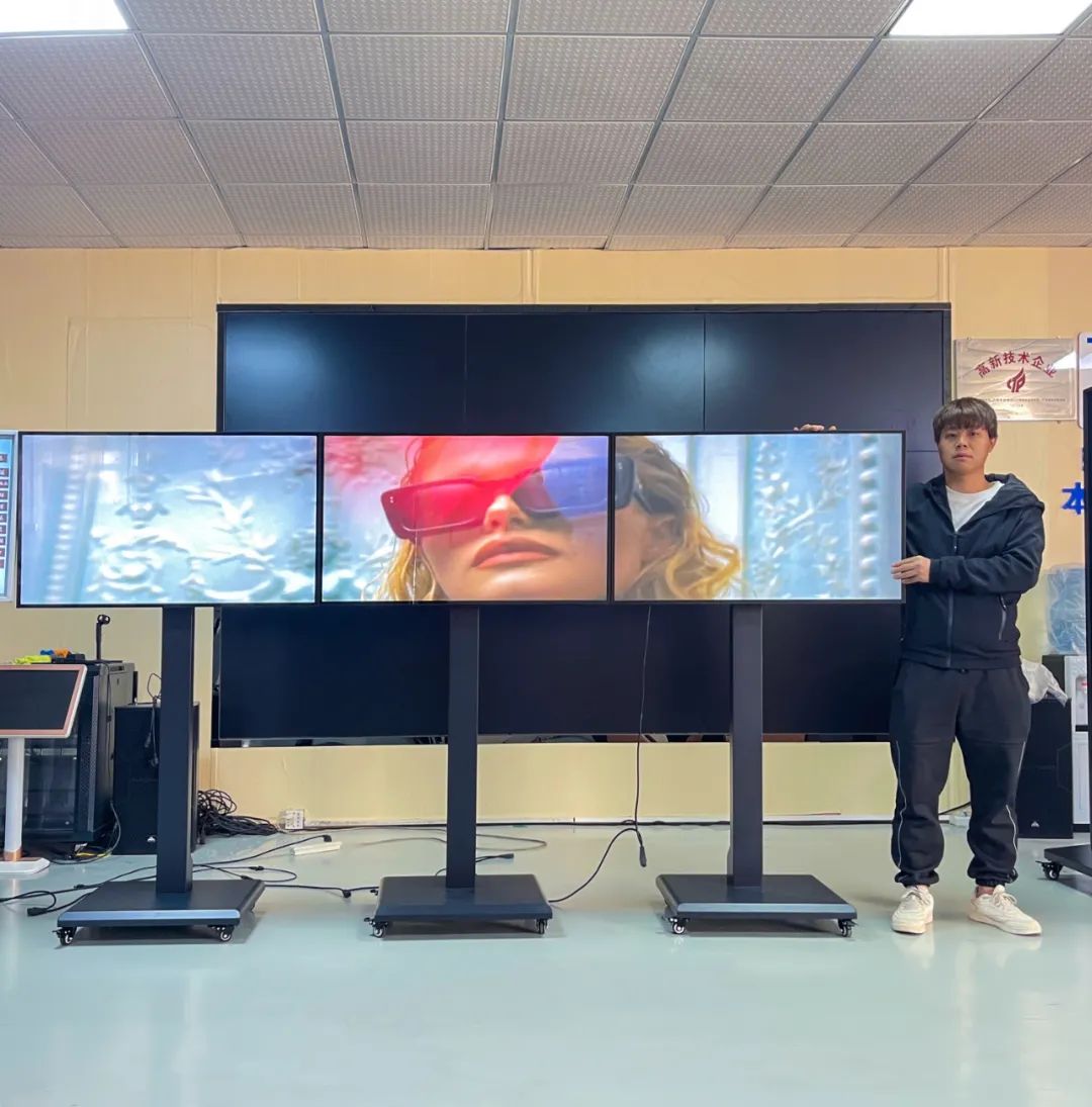 多屏旋转式广告机,挂壁广告机显示屏