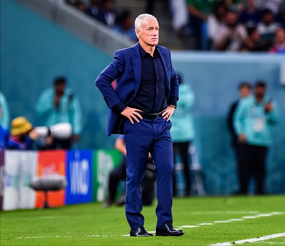 法国VS波兰，主力悉数登场，卫冕冠*火军**力全开