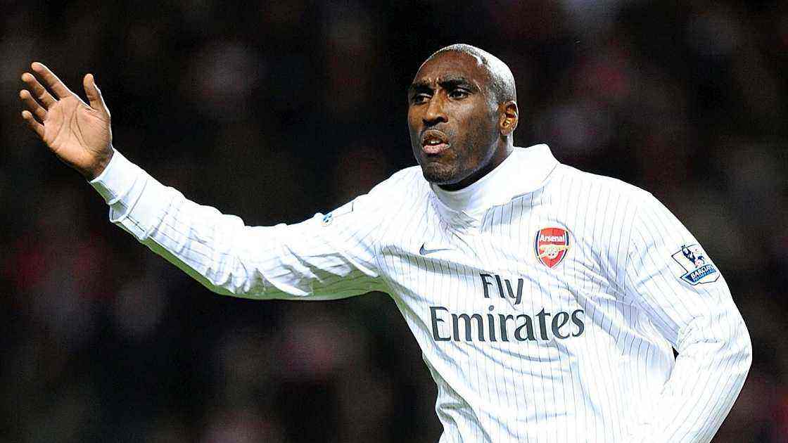 足坛十大叛徒，菲戈背叛巴萨加盟皇马，伊布被称三姓家奴