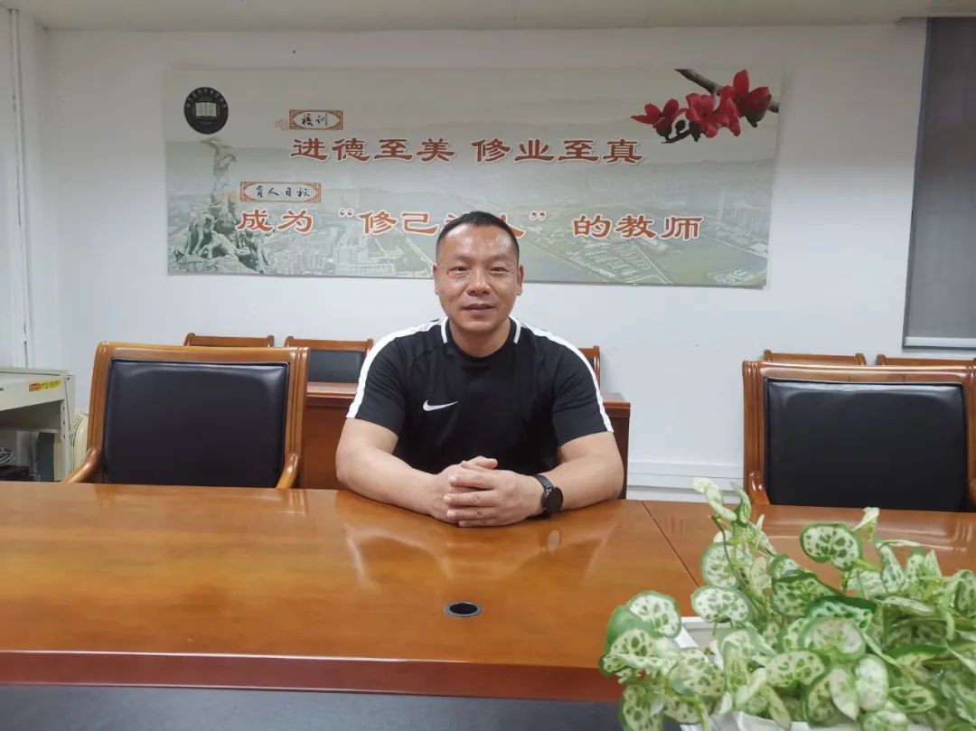 足球专项考试颠球教学,足球考试颠球教学