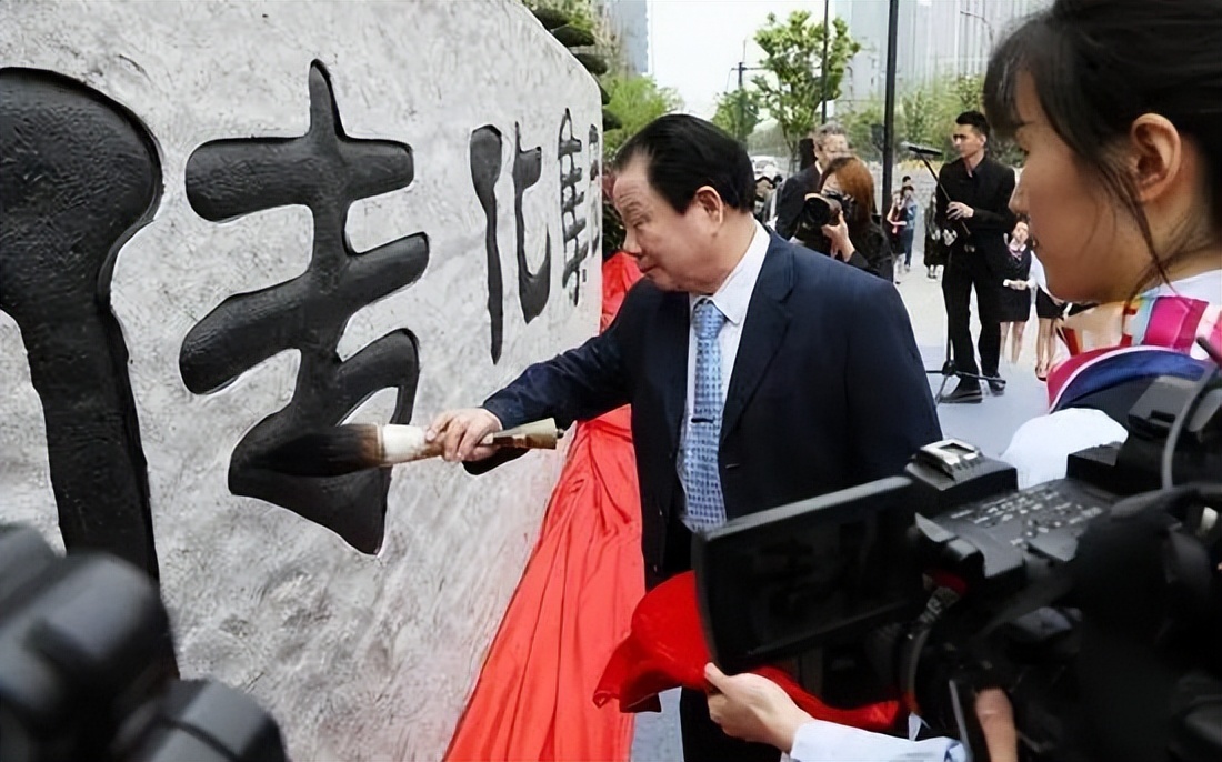 化工企业年利润超10亿的公司,化工巨头年利润