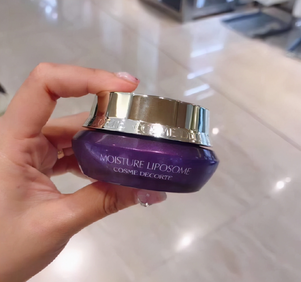 夏天什么面霜补水保湿效果最好,冬季什么面霜补水保湿效果最好