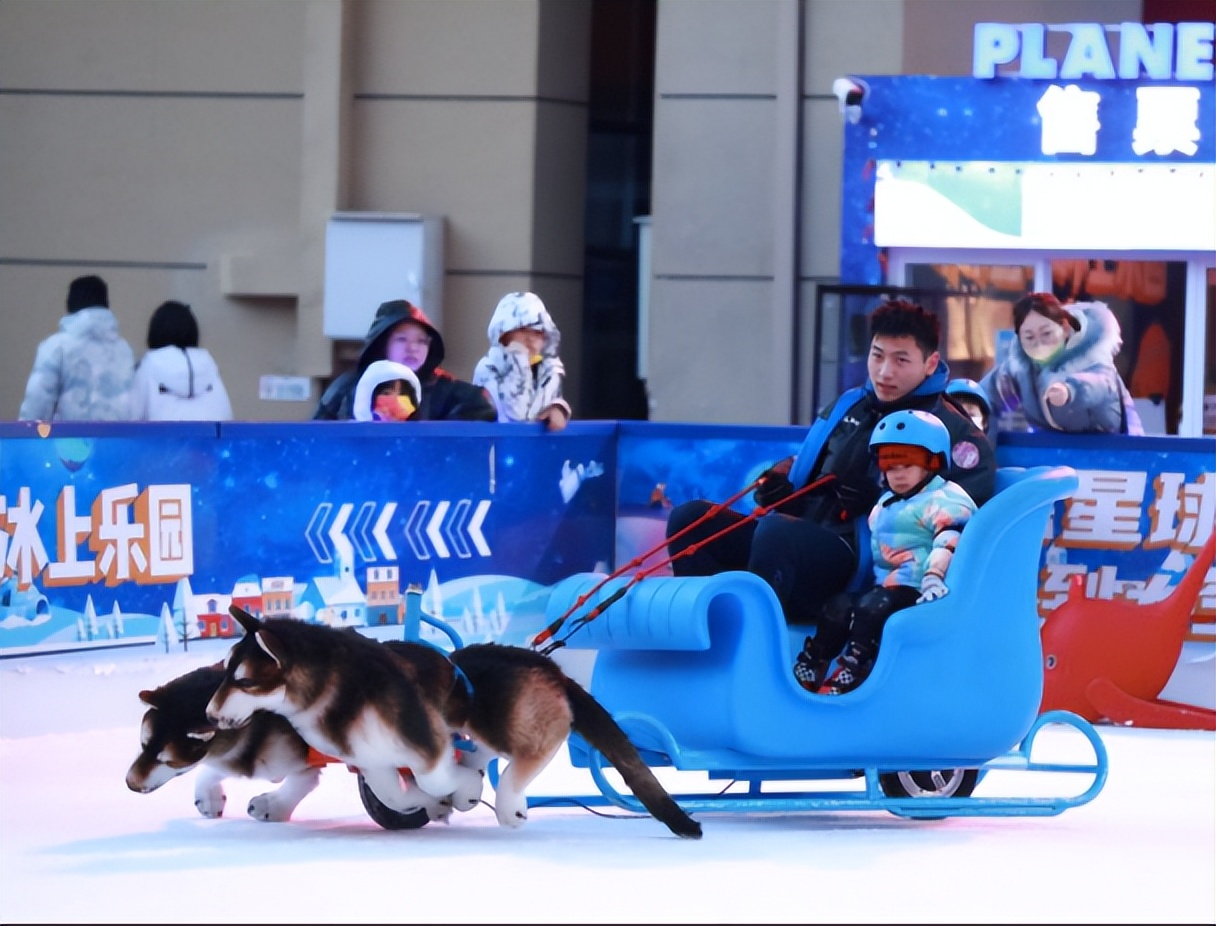 周末来首创奥莱冰冻星球，开启你的冰上冒险之旅