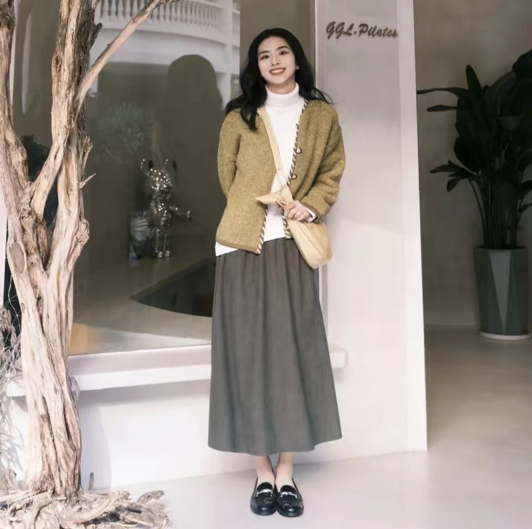 绿色衣服搭配什么颜色好看效果图,绿色最经典的三种颜色搭配