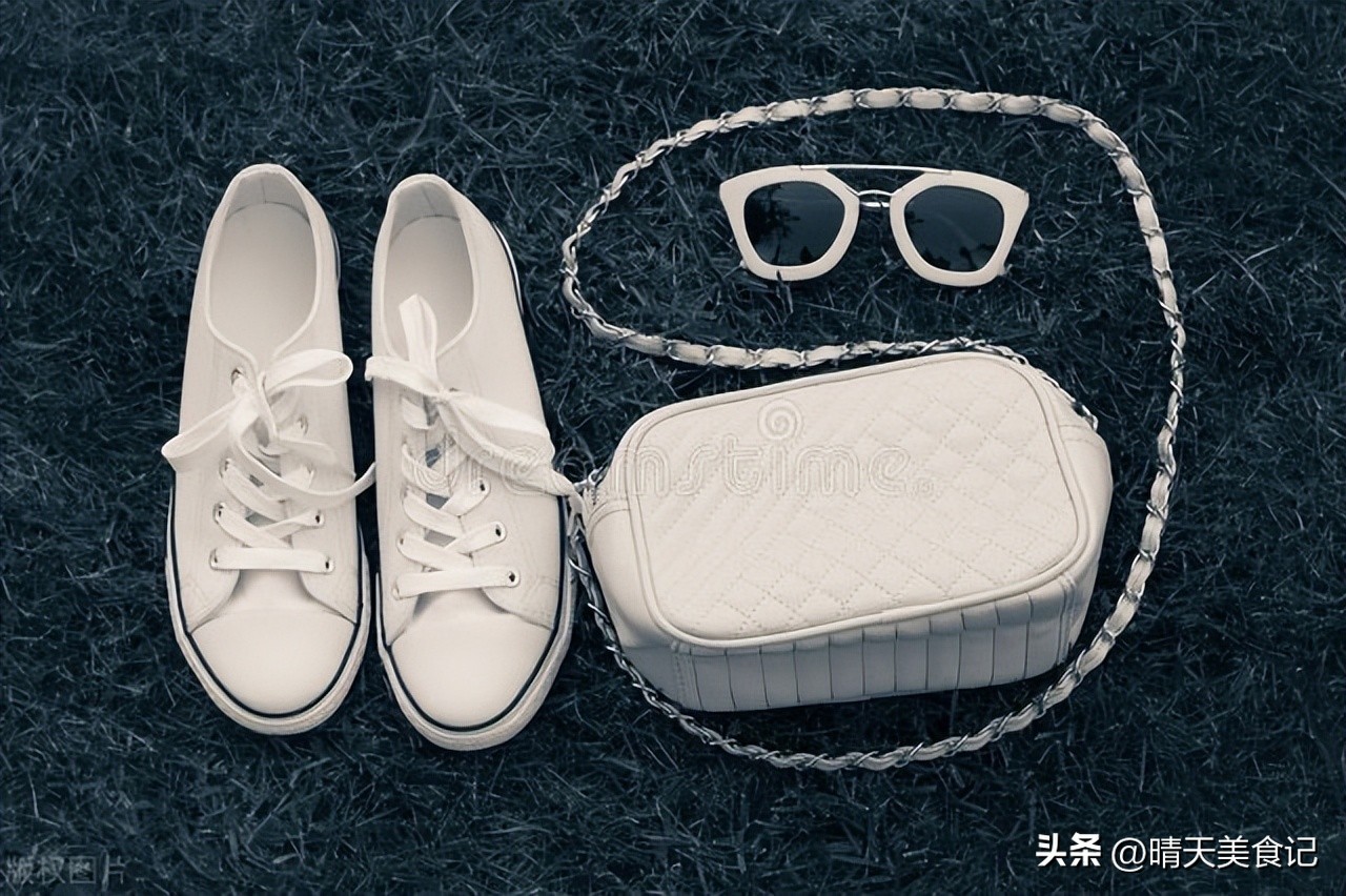 给大家推荐一招清洗小白鞋妙招,小白鞋如何清洗又干净又便宜