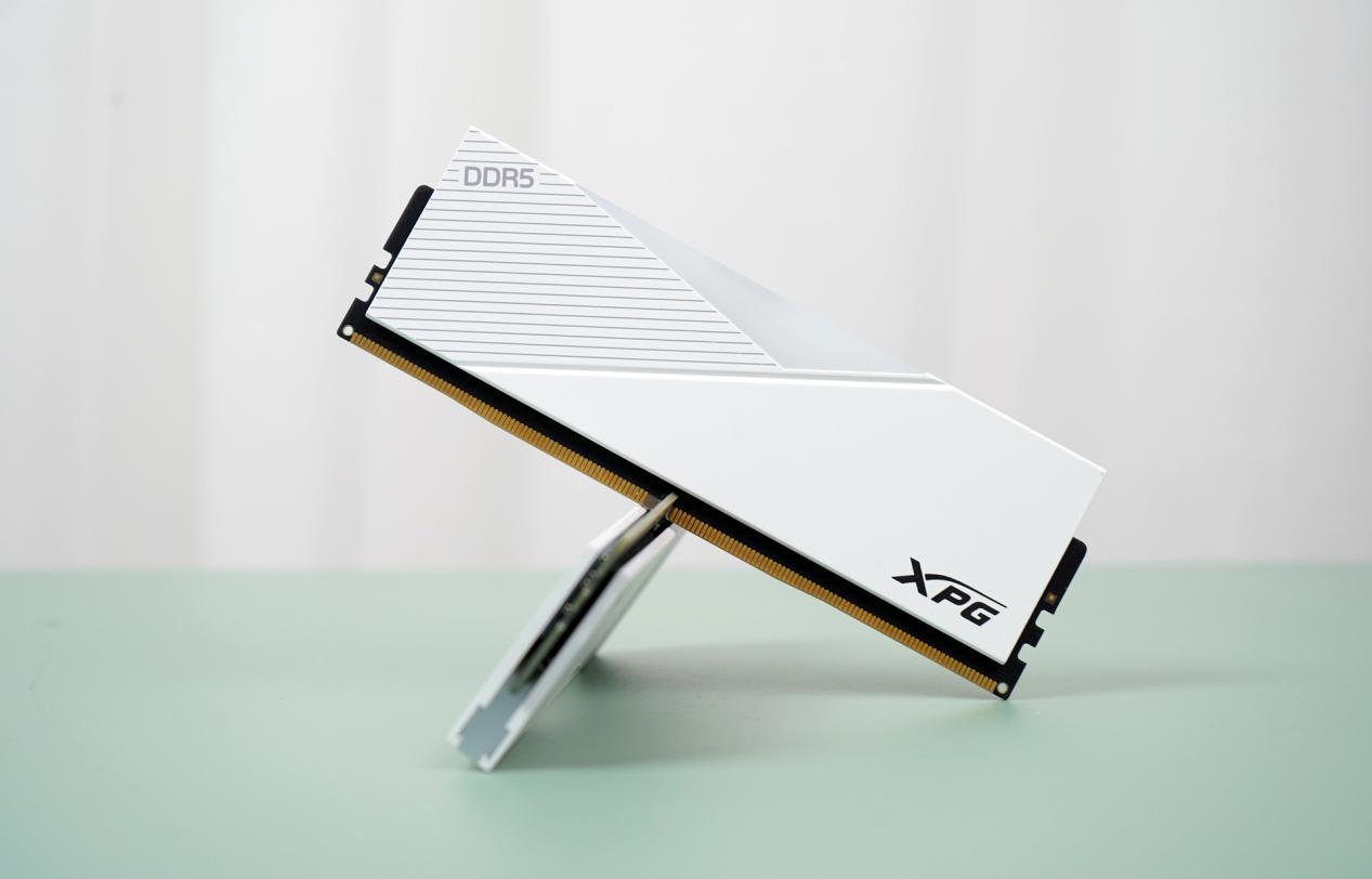 amd锐龙7000u处理器核显性能,amd锐龙7000相当于酷睿什么级别