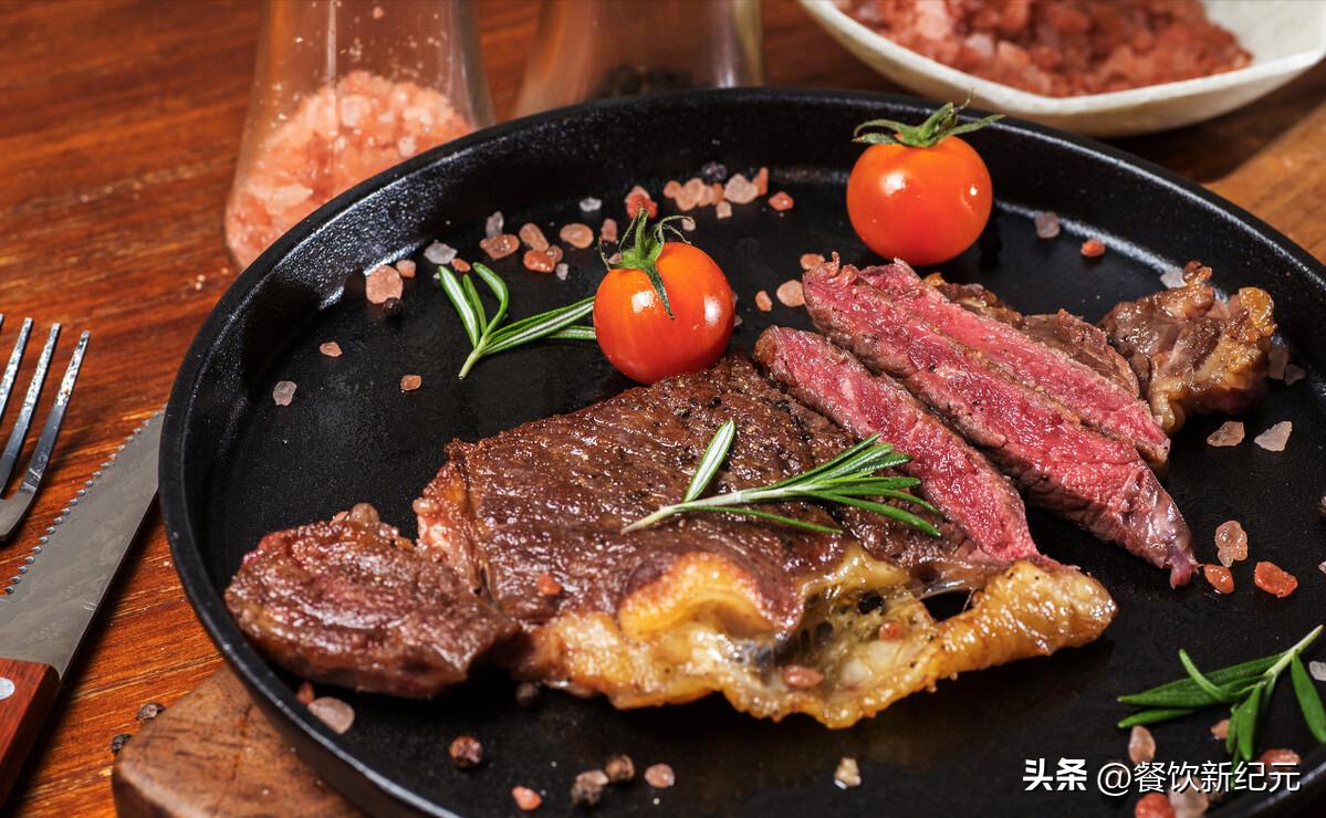 烹调中如何使用黑胡椒和白胡椒,黑胡椒和白胡椒的区别炒菜用什么