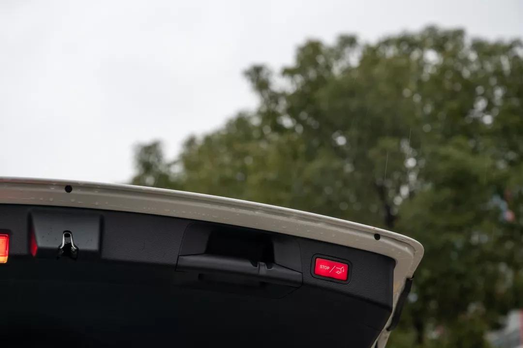 奔驰c200瓦罐6万公里二手价格,奔驰瓦罐c200