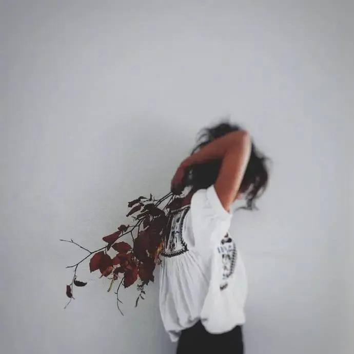 心灰意冷心如死灰超伤感的说说,对生活心如死灰绝望寒心的说说