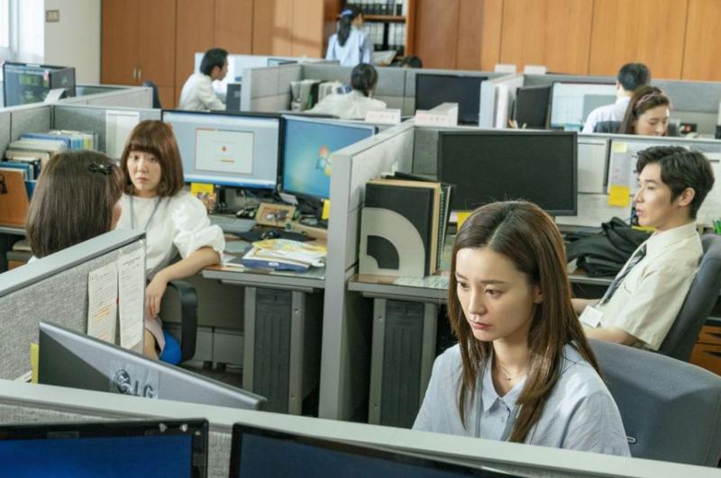 银行上班被要求煮饭，兼洗男厕所擦手巾！韩国女子曝变态职场霸凌