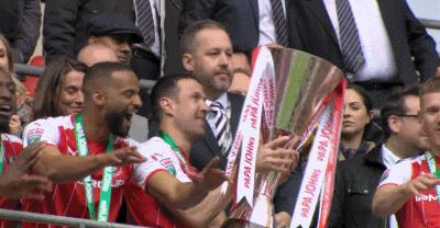 温布利决赛直播,温布利7比0狂扫晋级