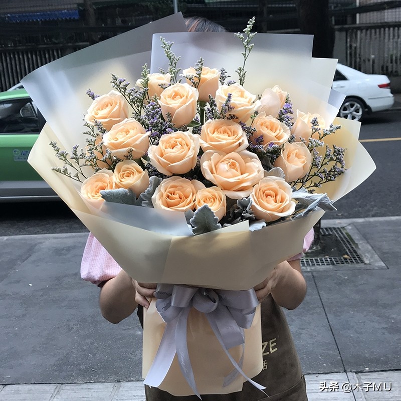 情人节送19朵花是什么寓意,情人节收到11朵玫瑰代表什么寓意