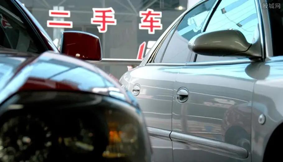 想买二手车半价清仓,想买二手车捡漏的人