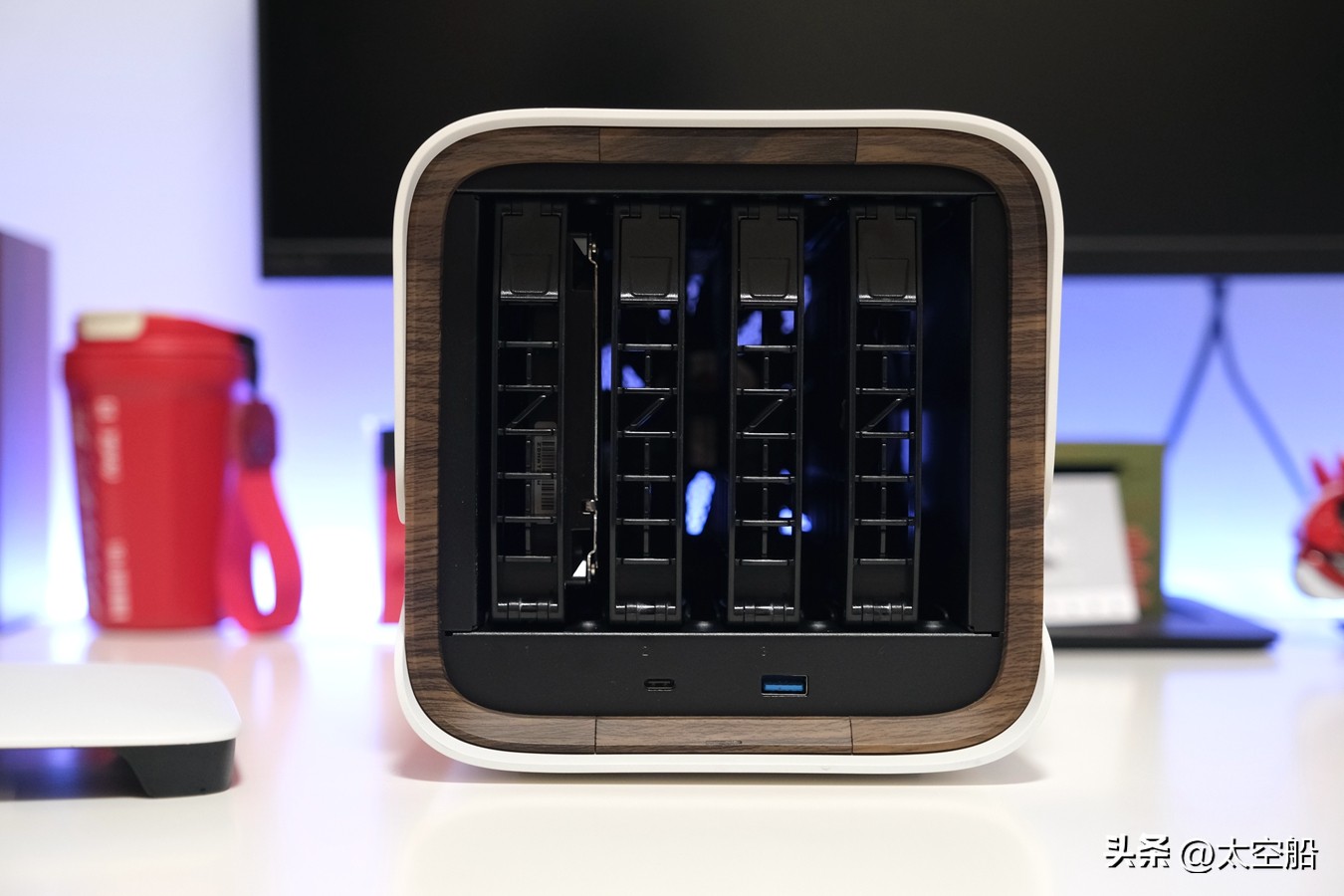 简单易用nas新兵极空间z4上手体验,极空间z4s上手