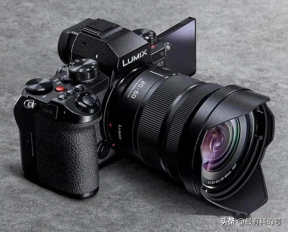 入门级微单和高端单反选哪个,微单和单反的区别哪个更值得购买