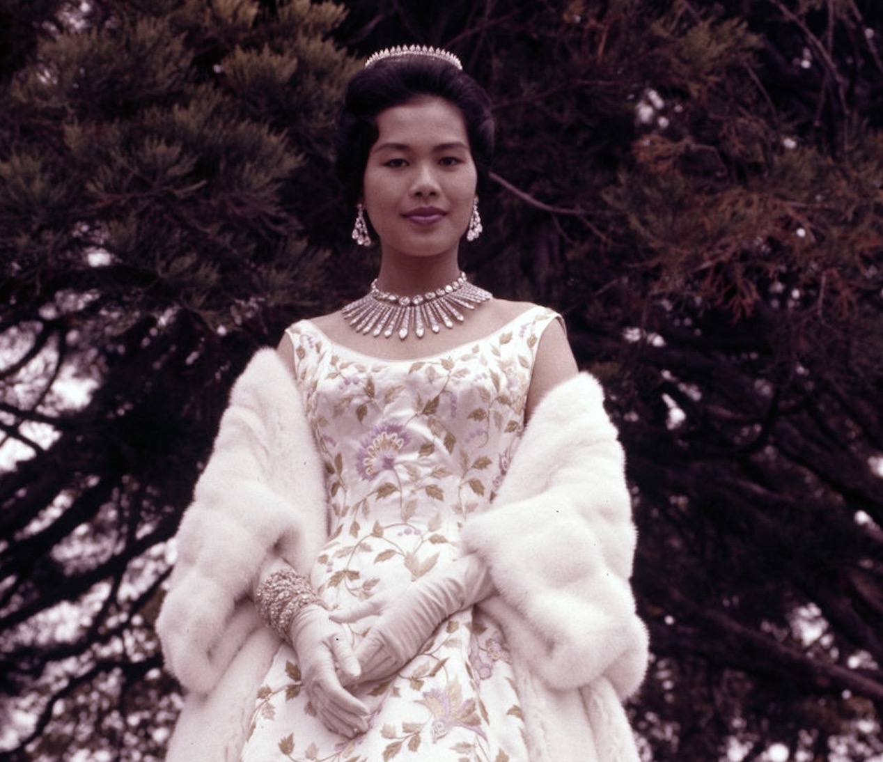 泰国王室最古老的王冠，璀璨传承超百年，苏提达错失最佳佩戴机会