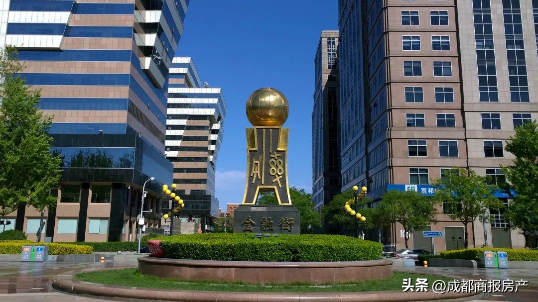 “鸽盘”与“顶流”之间,华兴街这个住宅项目只差一个开盘