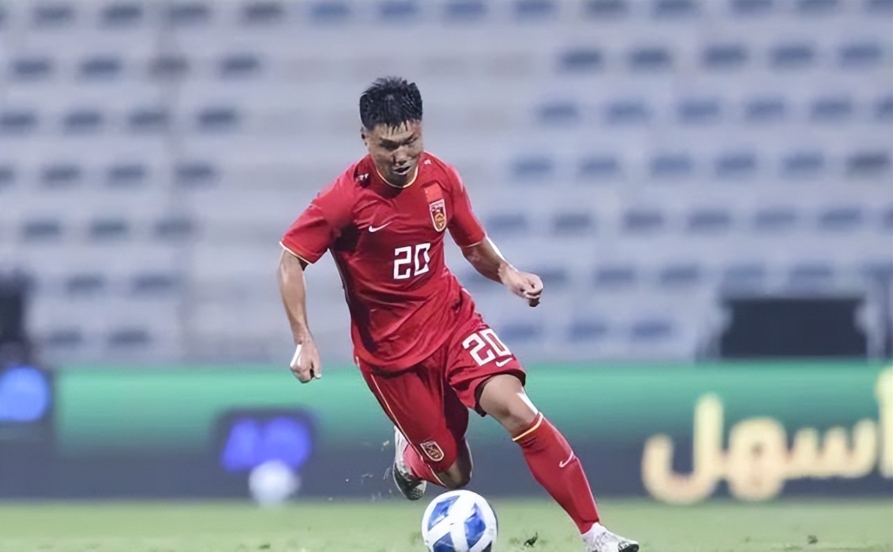 现在到底该怎么让青训机构赚钱,想在中国搞足球俱乐部