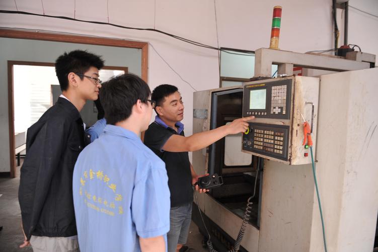 数控车床专业技师证咋考取,车床工怎么考技工证